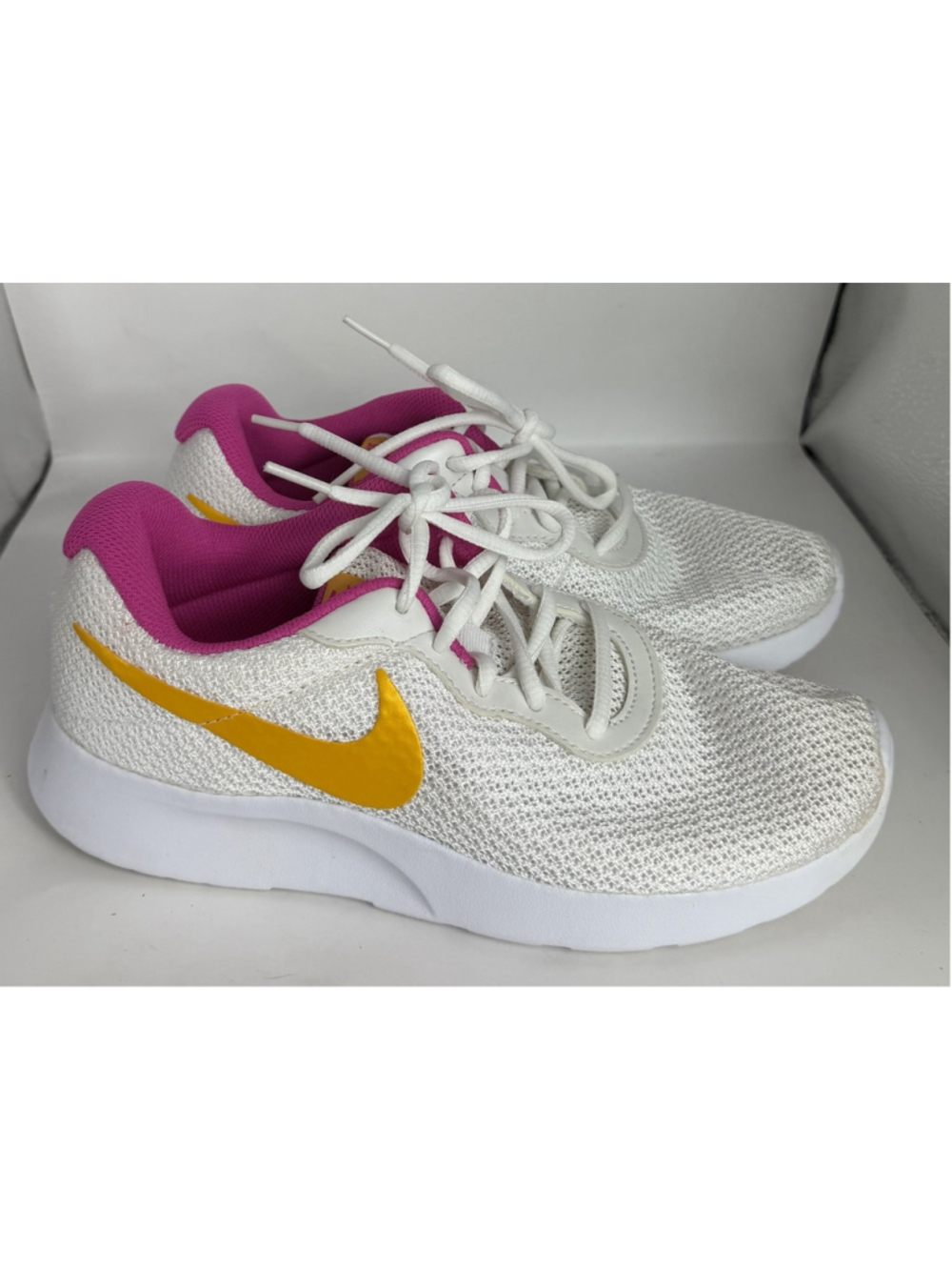 Nike Tanjun Running Shoes Pink/White CK0062-100 Sneakers Women’s Size 7.5 US